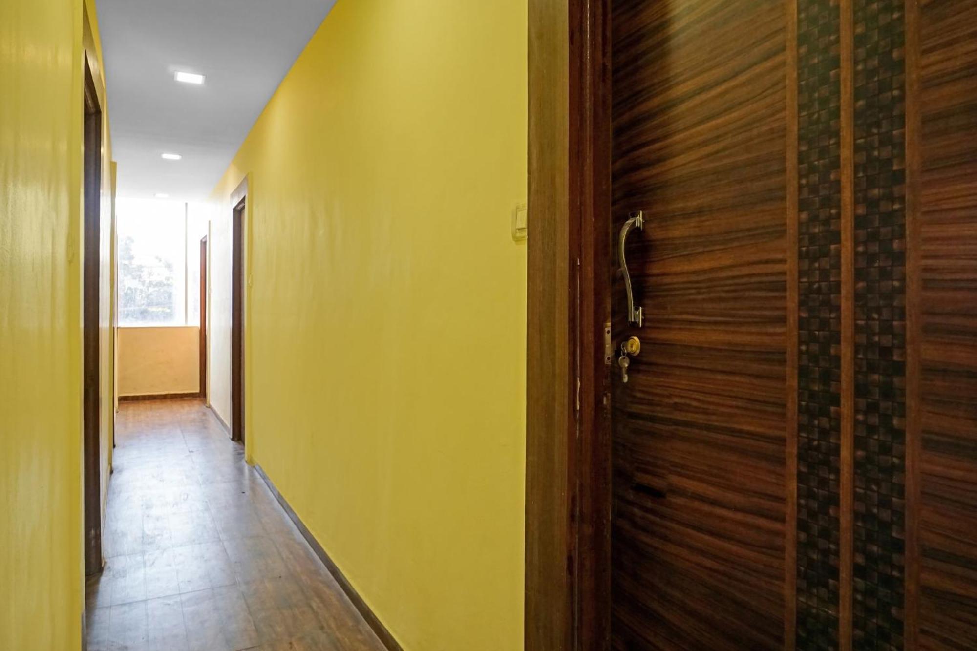 Hotel O 24K Inn Mundhwa Bagian luar foto