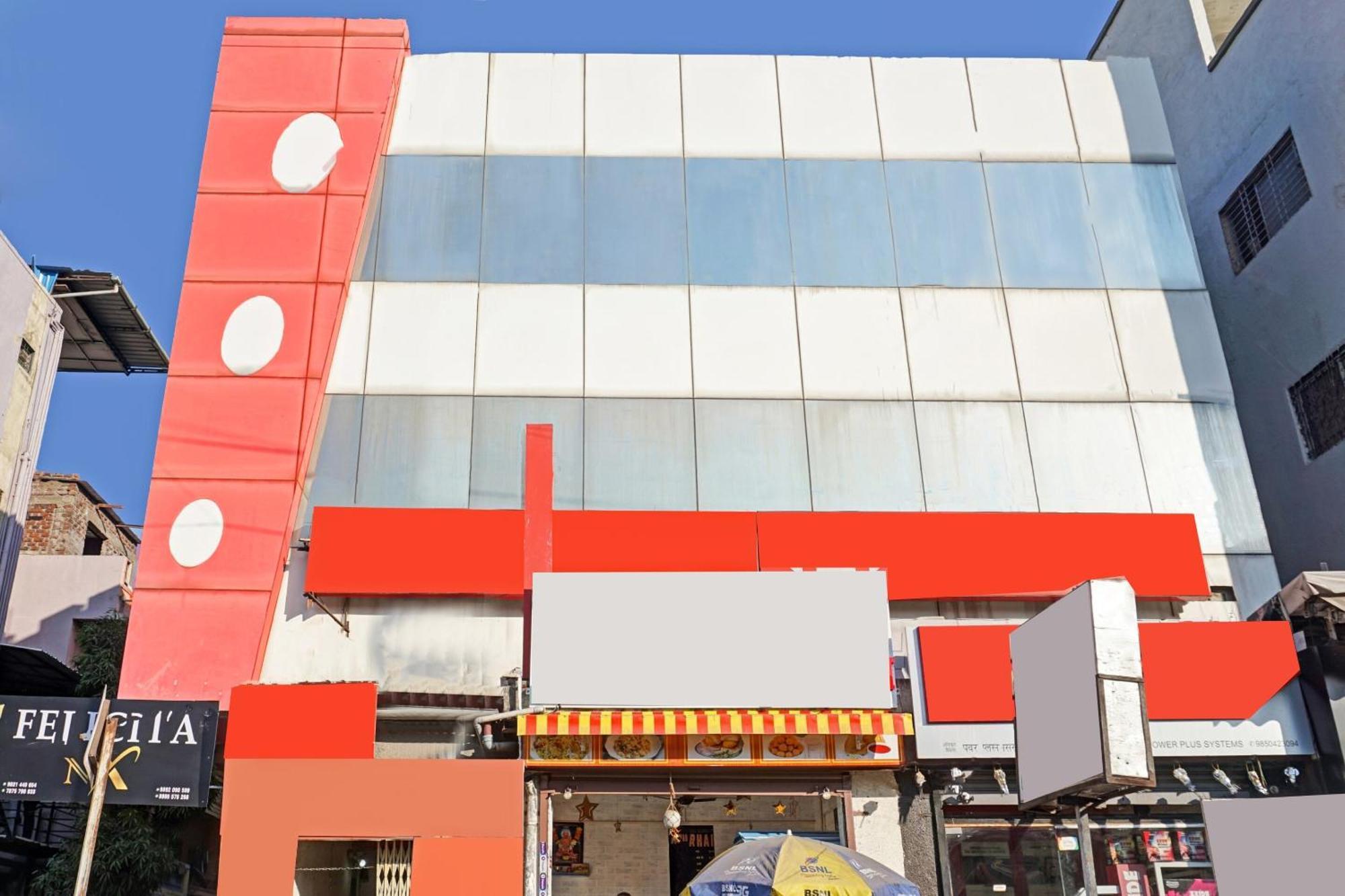Hotel O 24K Inn Mundhwa Bagian luar foto